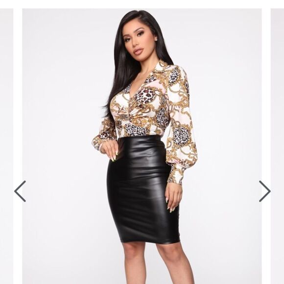 Fashion Nova Stay a Little longer ruched top - Picture 1 of 4